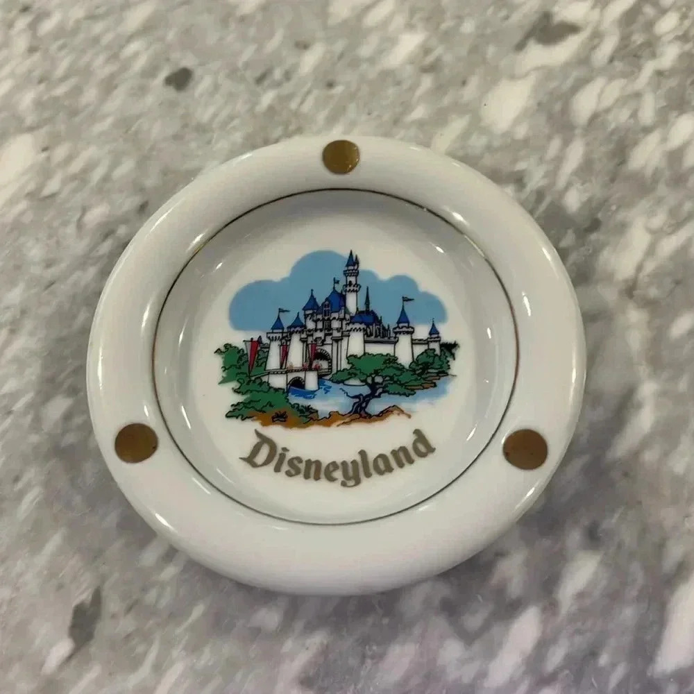 Disneyland  - rare ! Great condition, perfect for Any Disney Lover